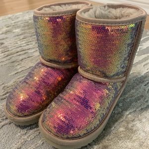 Girls size 10 UGG boots Rainbow sequin 😍